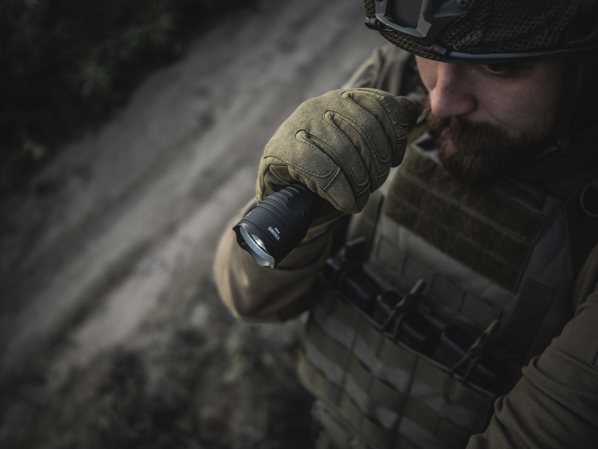 картинка Фонарь Armytek Viking Pro Magnet USB Warm