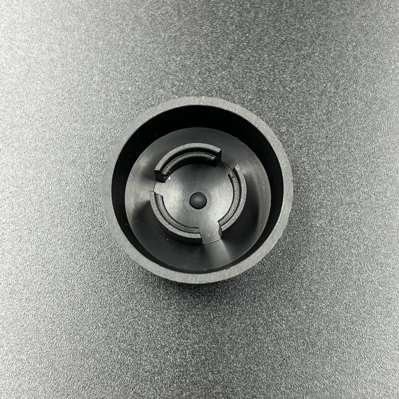 картинка Крышка крепления гидроцилиндров Mercruiser Alpha one Gen II (Omax)