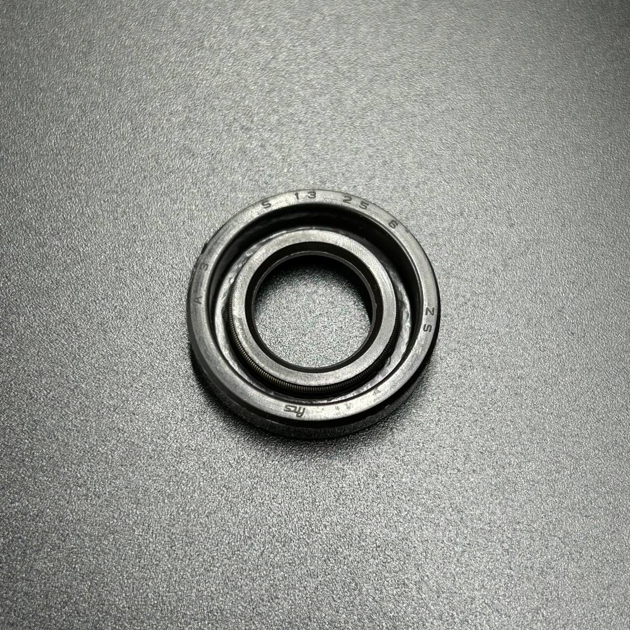 картинка Сальник Yamaha (93101-13018) (13x25x6) (Yamaha)