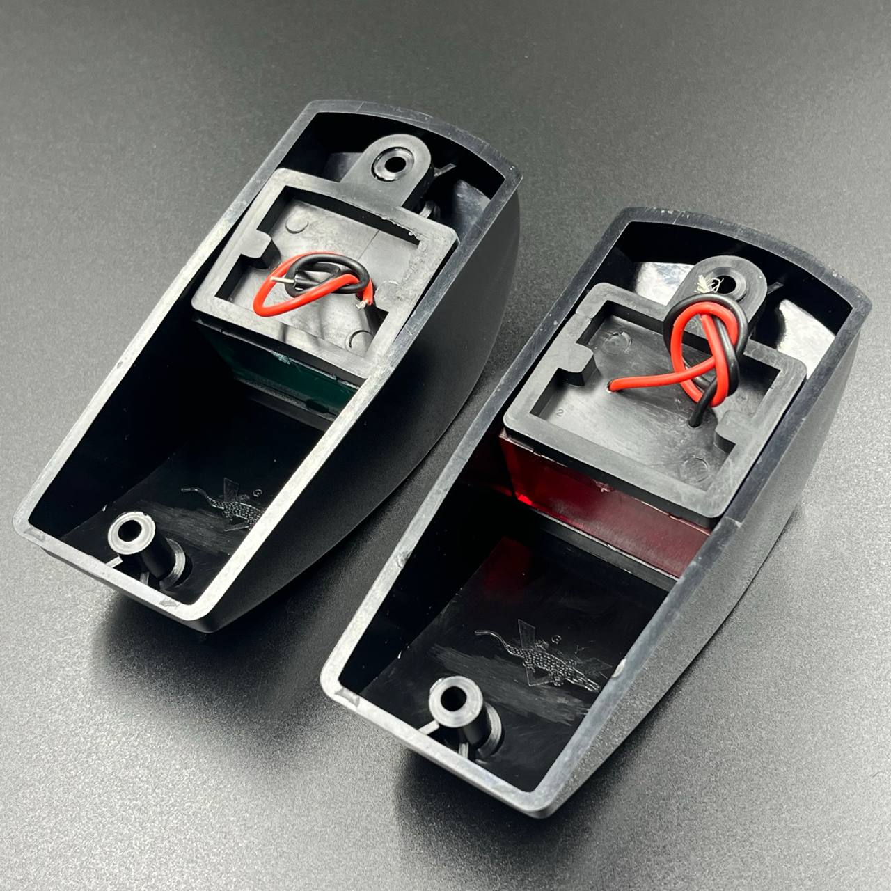 картинка Огни ходовые(комплект)(131x59x46мм)(12V/5W)чёрный (Sunfine)