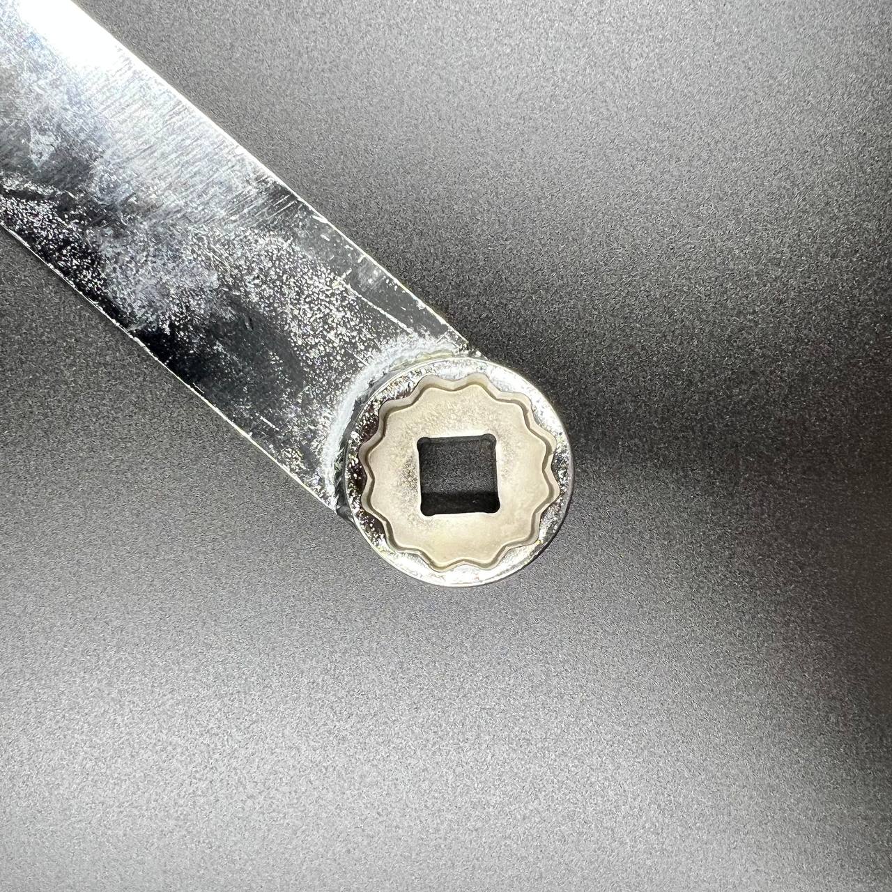 картинка Ключ гайка верхнего редуктора Mercruiser (Osaka)