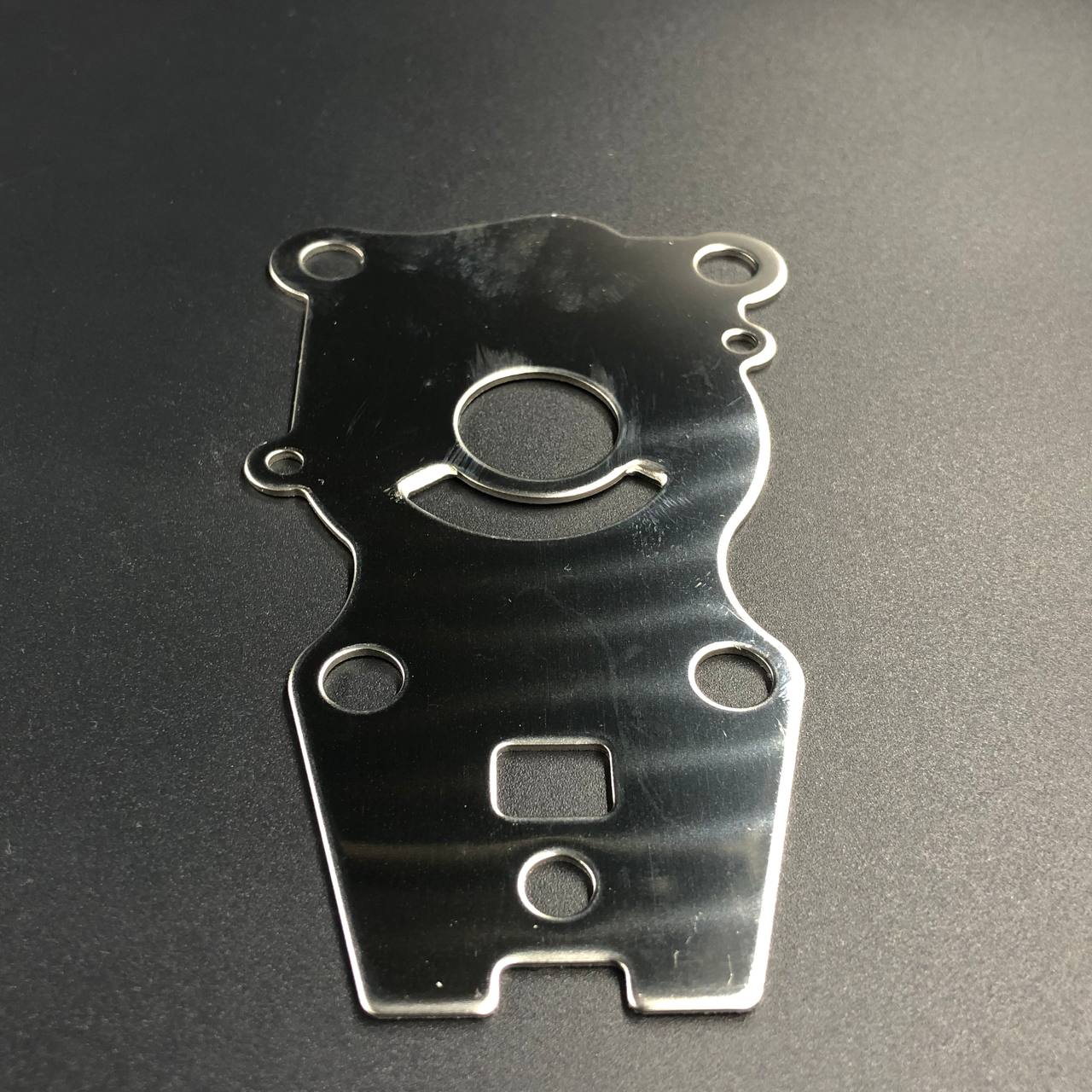 картинка Пластина помпы охлаждения Yamaha 40X, F25-40 (RT)