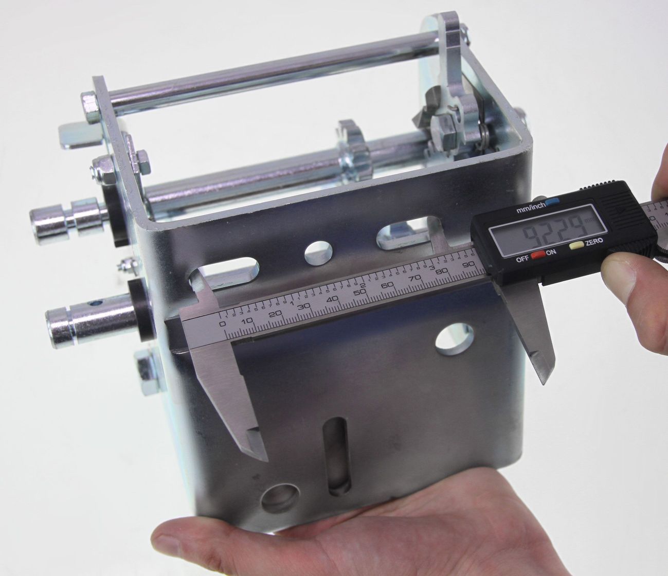 картинка Лебедка для прицепа 2000 lbs (907 кг)