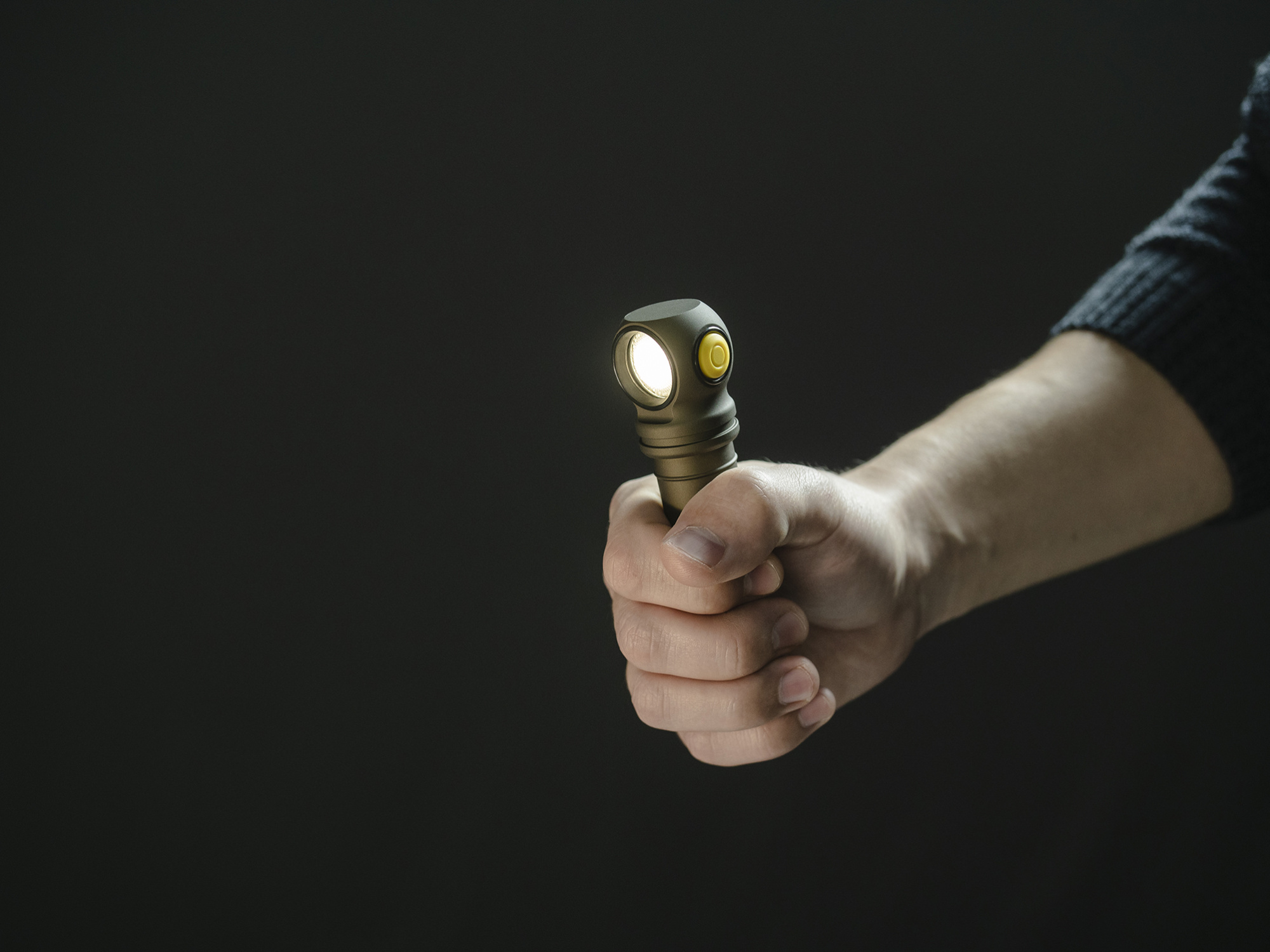 картинка Фонарь налобный Armytek Wizard C2 Pro Max White (Olive)