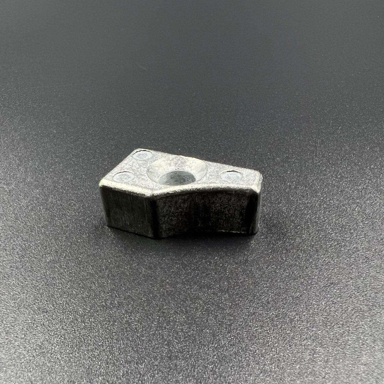 картинка Анод блока Yamaha 25-30 () (689-11325-00) (Yamaha)