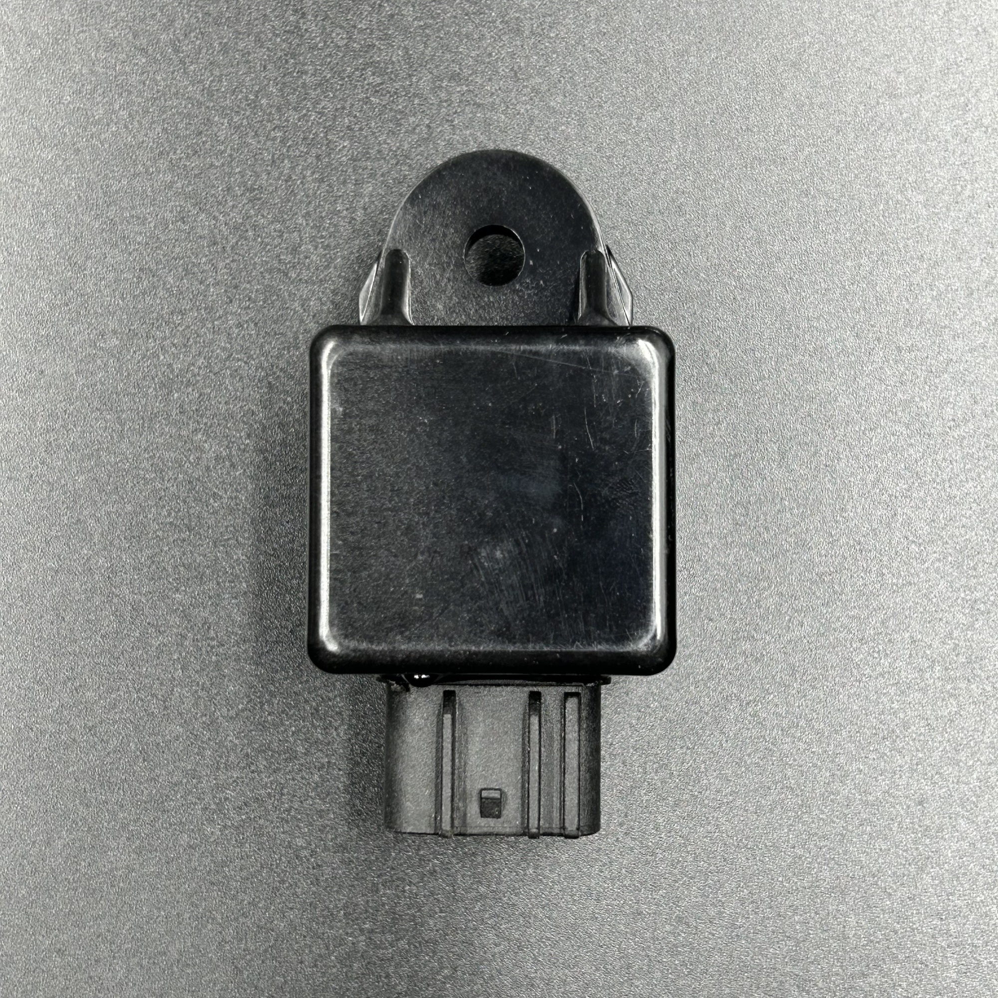 картинка Реле гидроподъемника Yamaha F115-300 (WUHU)