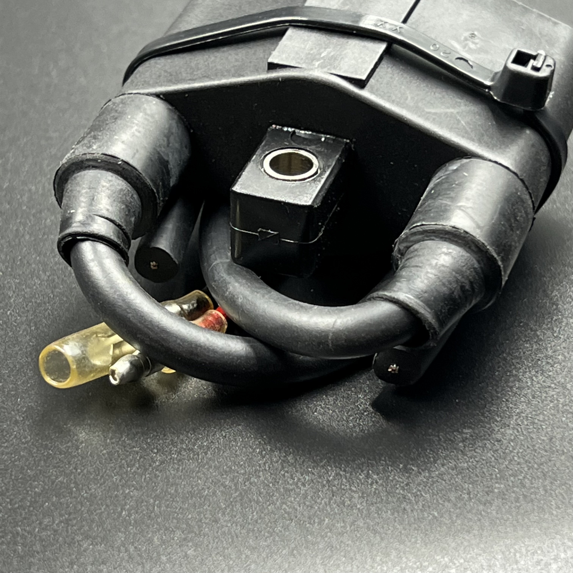 картинка Катушка зажигания высоковольтная Suzuki DT40, DF9.9-15 (KACAWA)