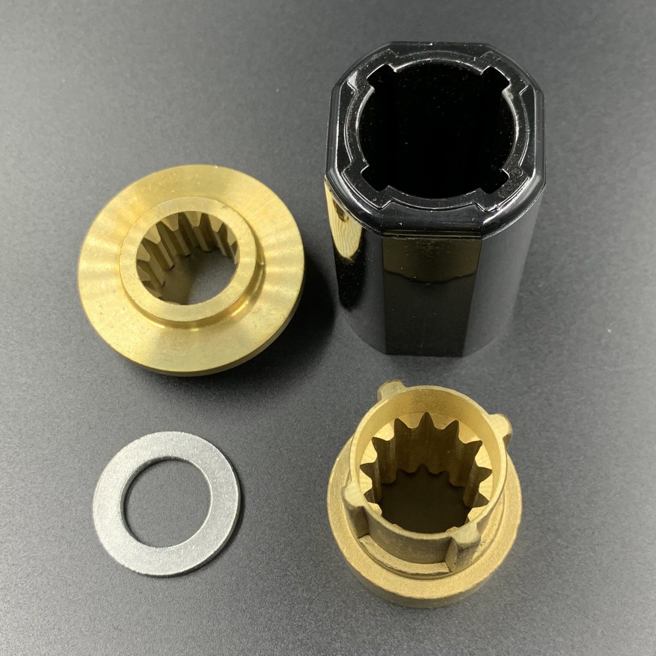 картинка Втулка гребного винта Suzuki DT40-65, DF40-50 (Michigan)