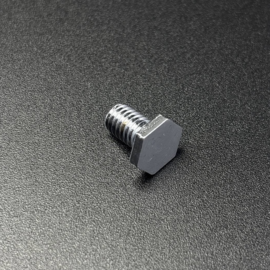 Болт Yamaha 115-140 (90101-06M67) (Yamaha)