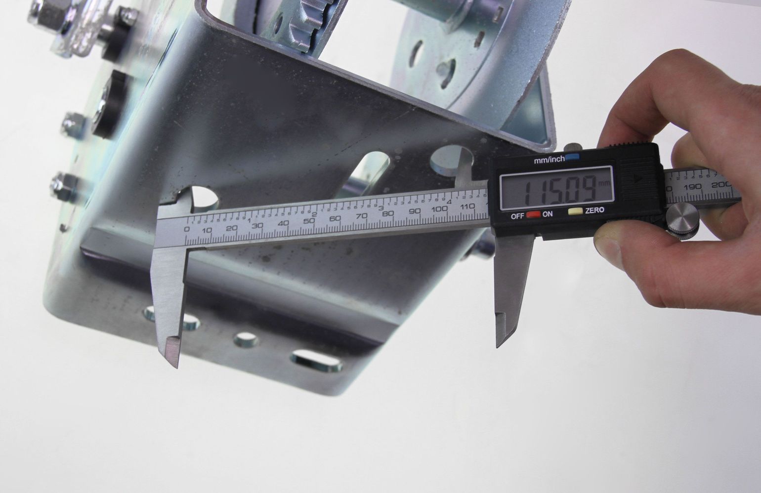 картинка Лебедка для прицепа 2500 lbs (1100 кг)