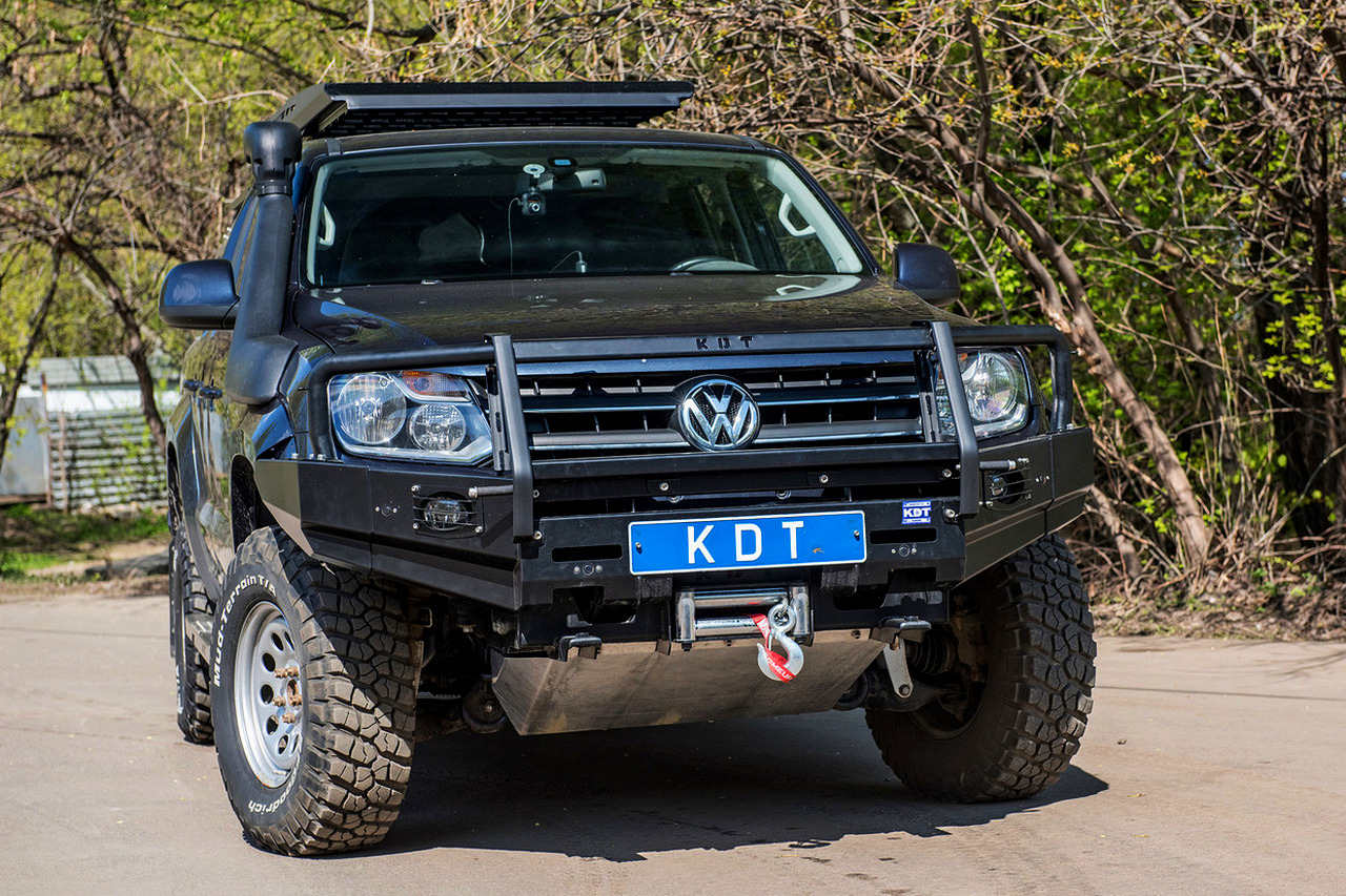 картинка Бампер передний KDT без кенгурина с местами под штатные ПТФ для Volkswagen Amarok лифт 0-50мм