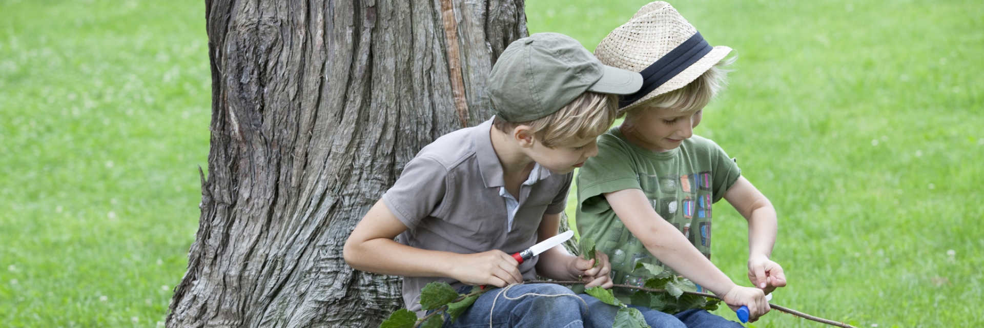 картинка Нож Opinel №7 Outdoor Junior, красный, 001897