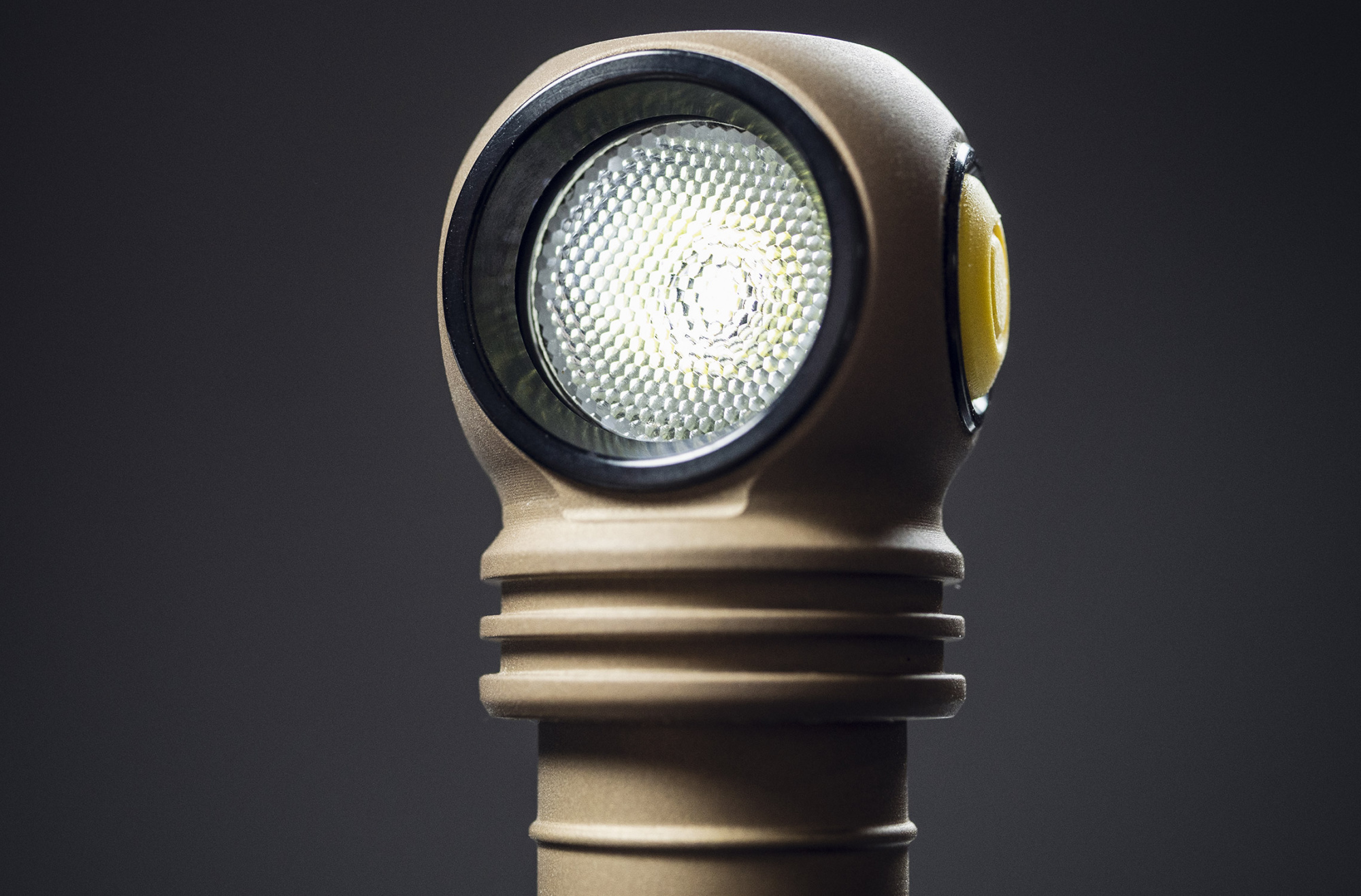 картинка Фонарь налобный Armytek Wizard C2 Pro White (Sand)
