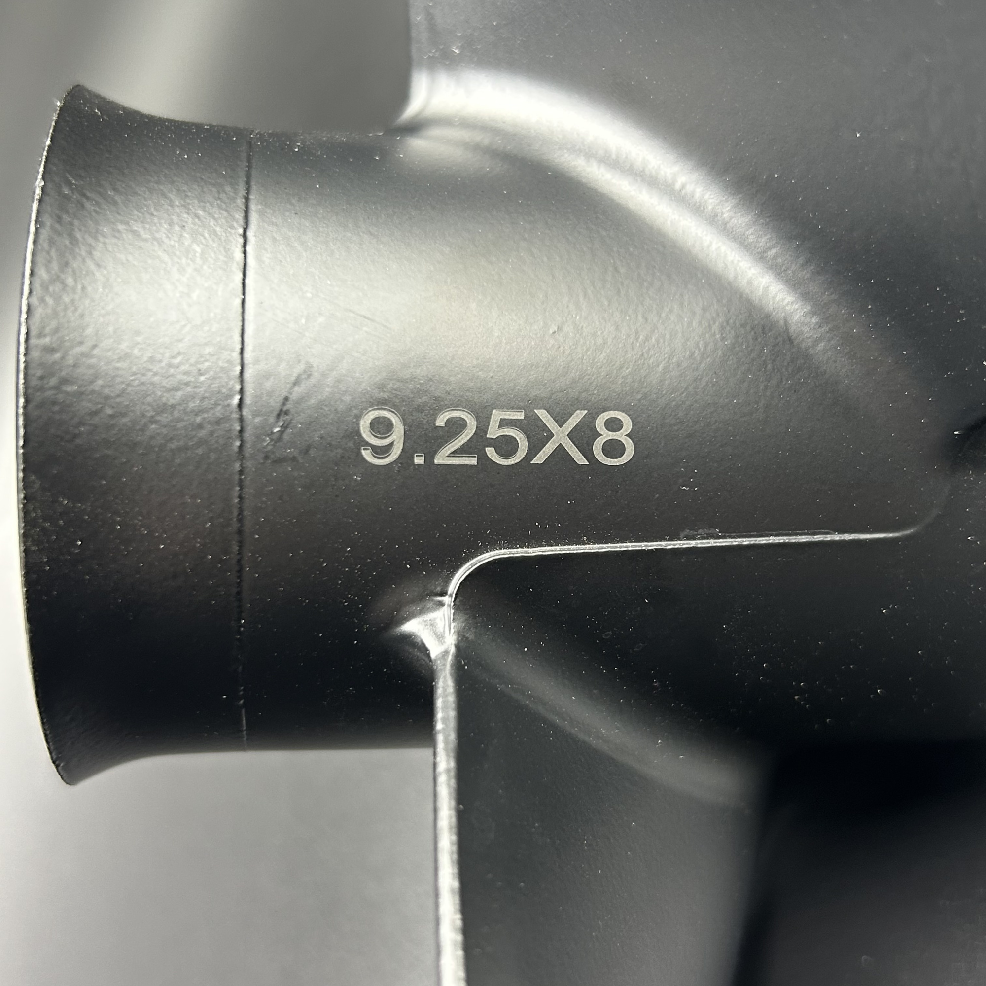 картинка Гребной винт Tohatsu 9.9-18 (3x9.25x8)