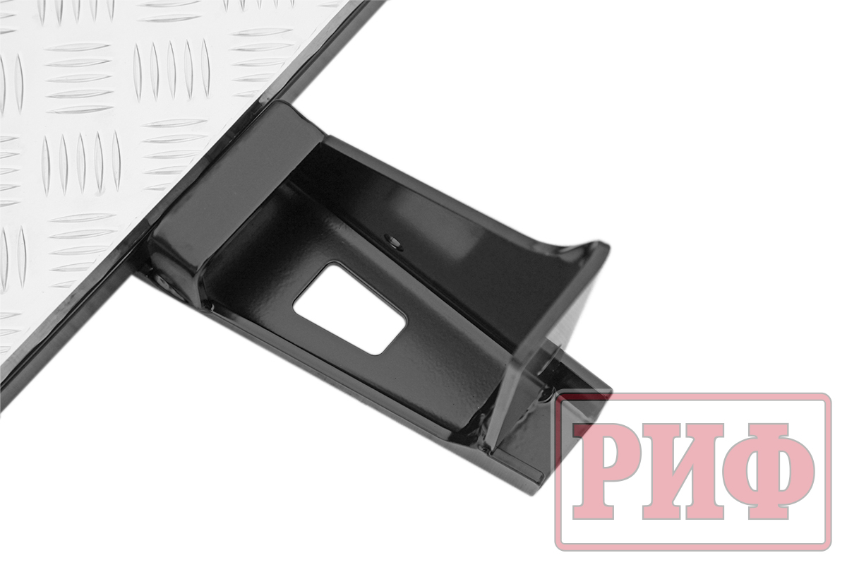 картинка Пороги силовые РИФ Toyota Fortuner 2015+