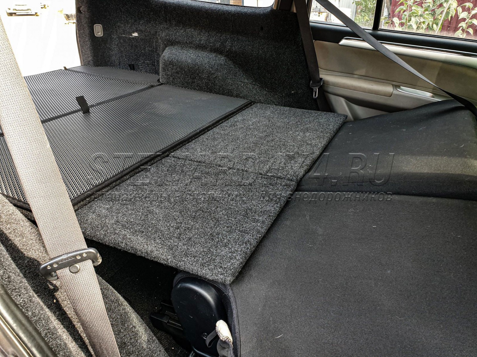 Органайзер (ящик) в багажник Mitsubishi Pajero Sport 2 "Стандарт"