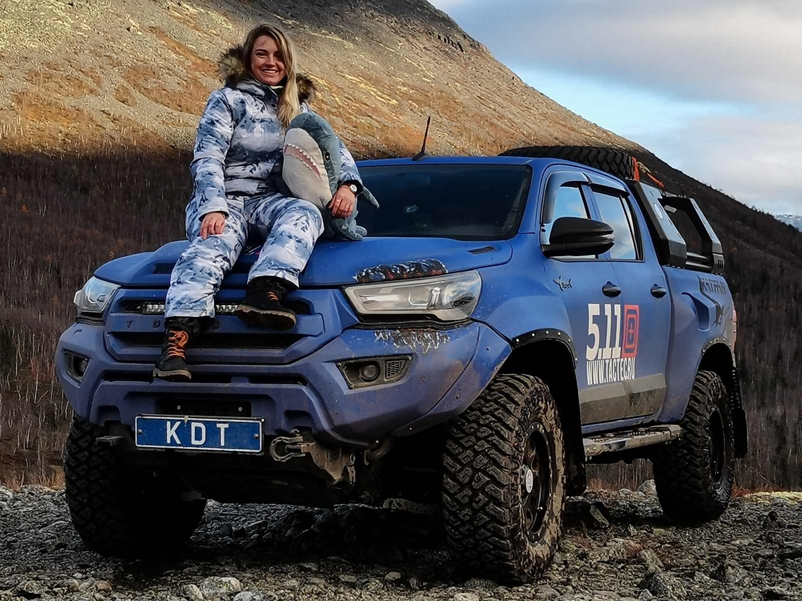Капот композитный Катран HILUX 2015
