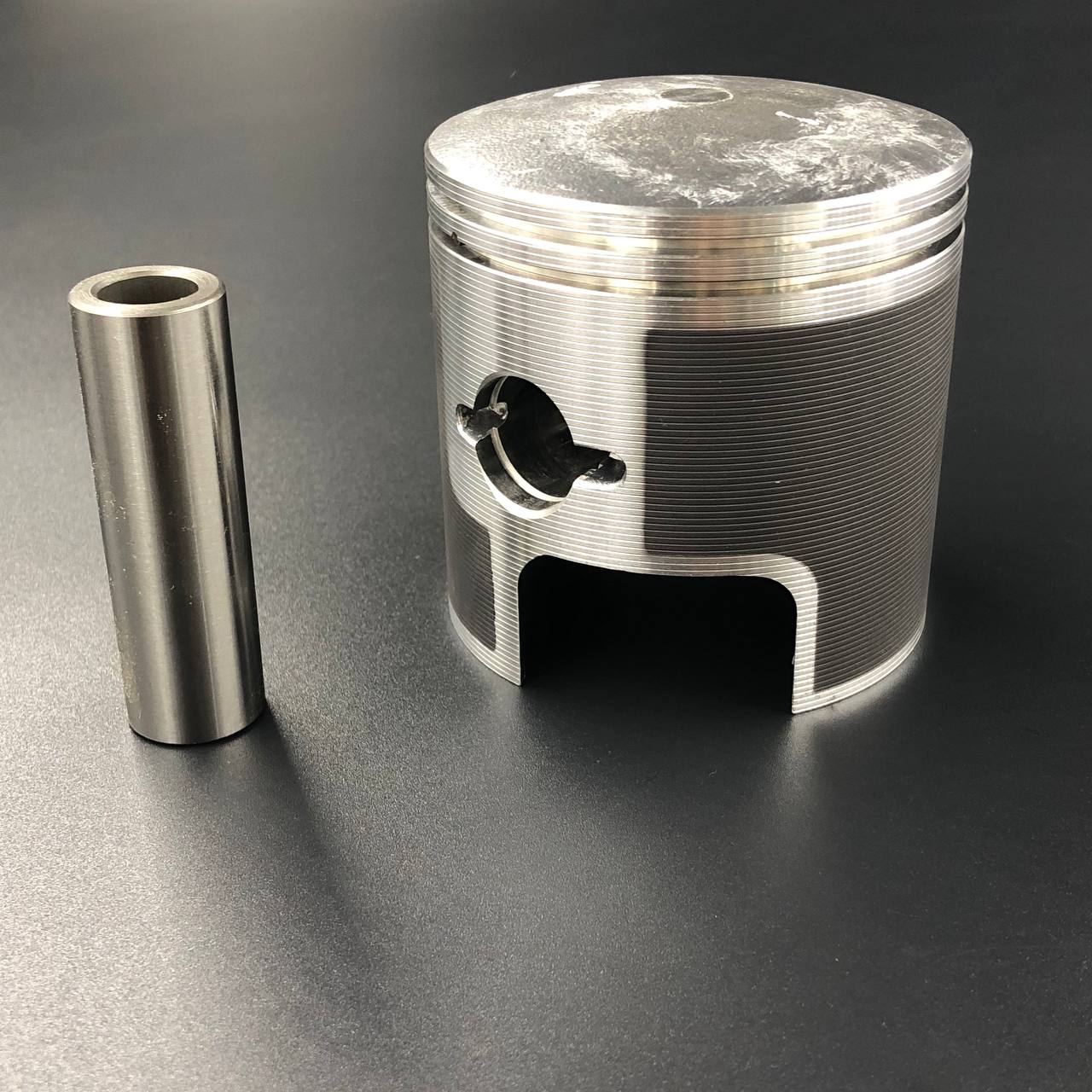 картинка Поршень Suzuki DT40 (0.50mm) (12100-94400-0.50) (PREMARINE)