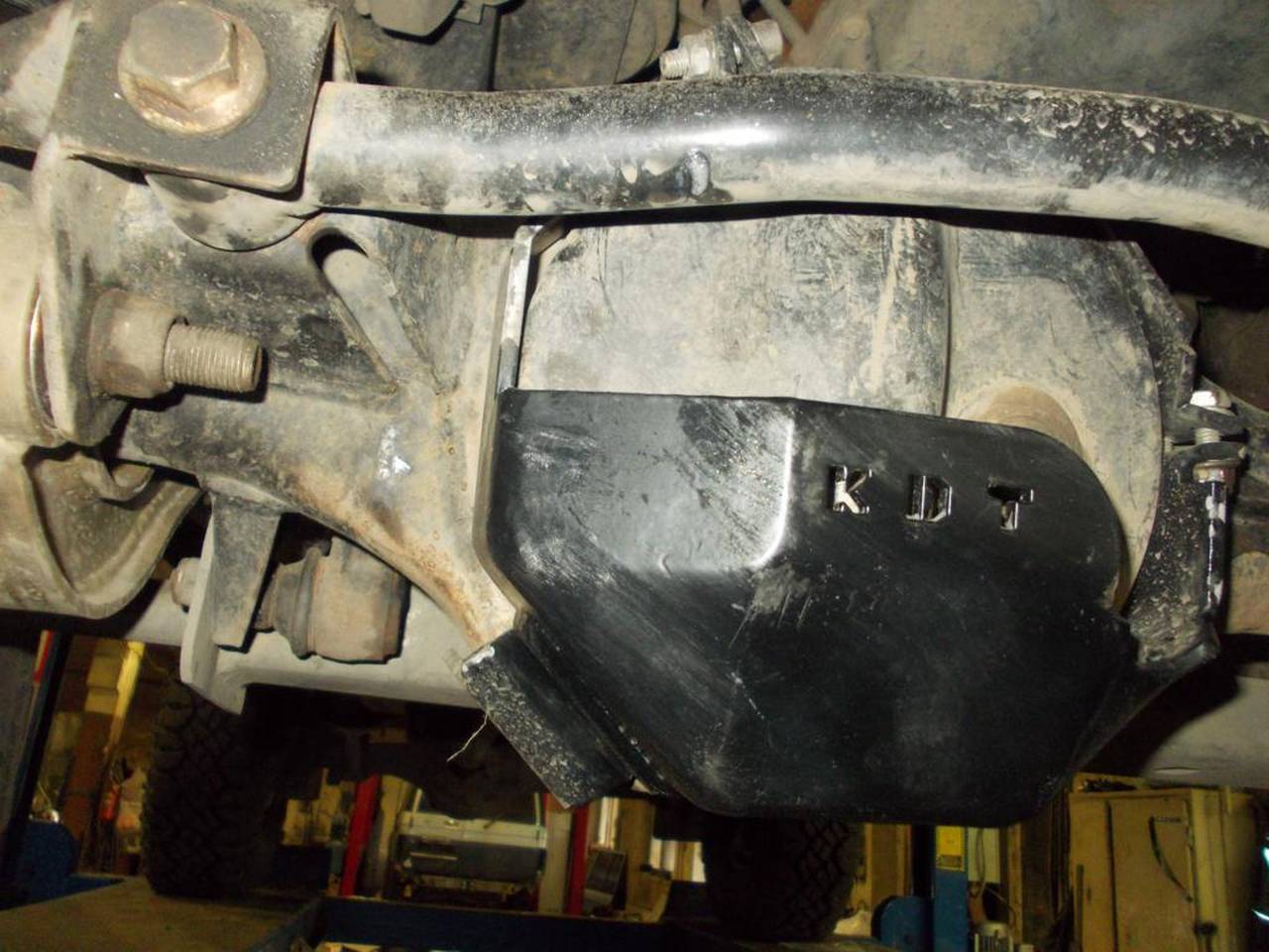 картинка Защита переднего редуктора KDT для Land Rover Defender 110/90