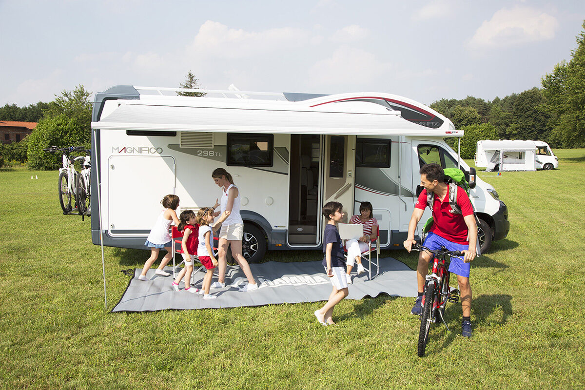 картинка Маркиза Fiamma F45s 3.75м, настенная, корпус белый, полотно серое