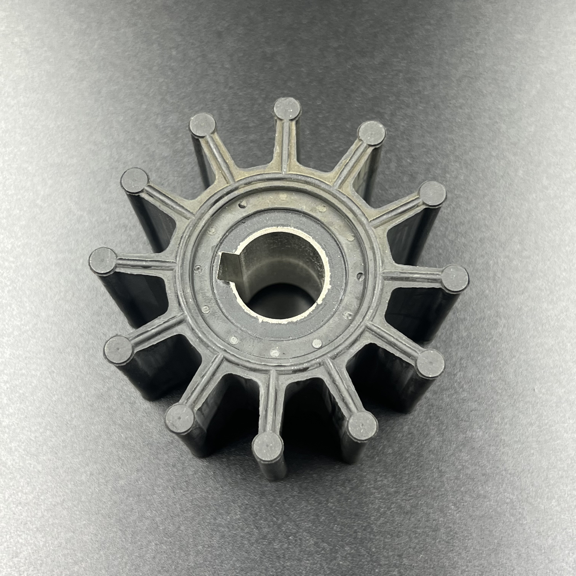 картинка Крыльчатка помпы охлаждения VOLVO-PENTA/YAMAHA (835874) (Omax)