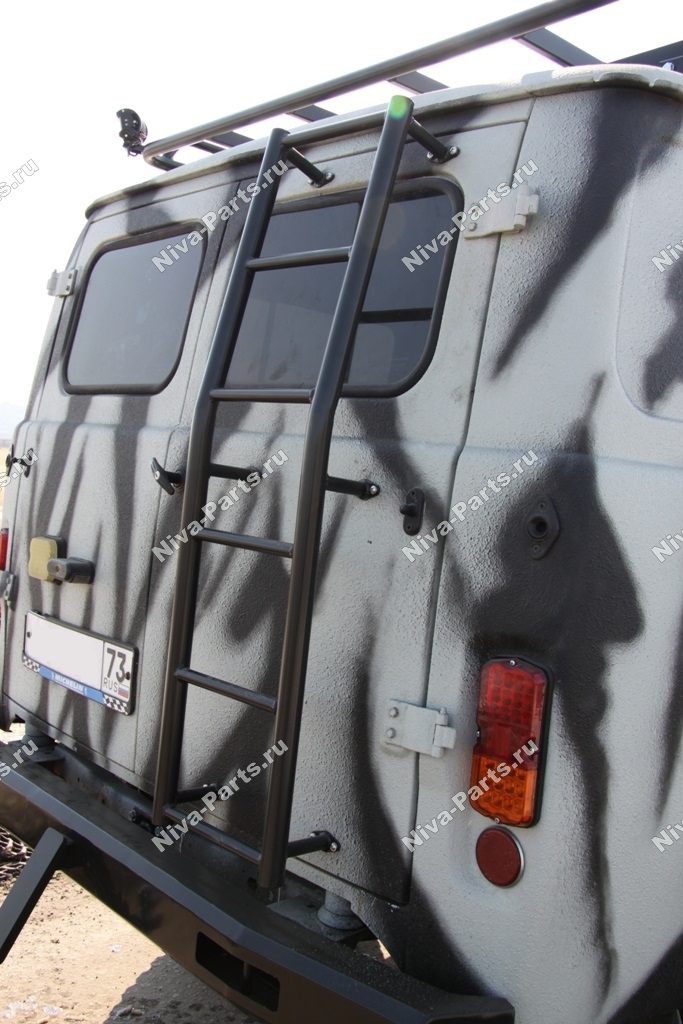 картинка Лестница на заднюю дверь УАЗ "Буханка" Niva-parts NP-00405