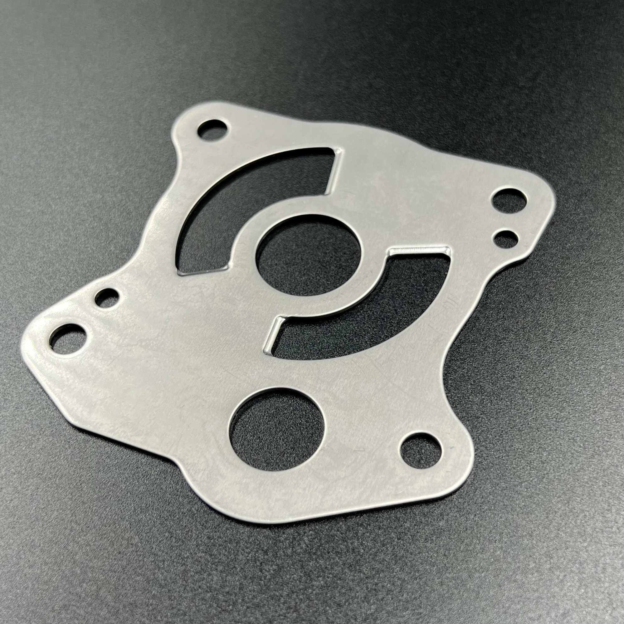 картинка Пластина помпы охлаждения Honda BF35-50 (PREMARINE)