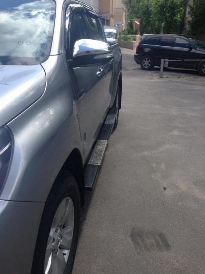 картинка Пороги силовые KDT для Toyota Hilux II поколения алюминий