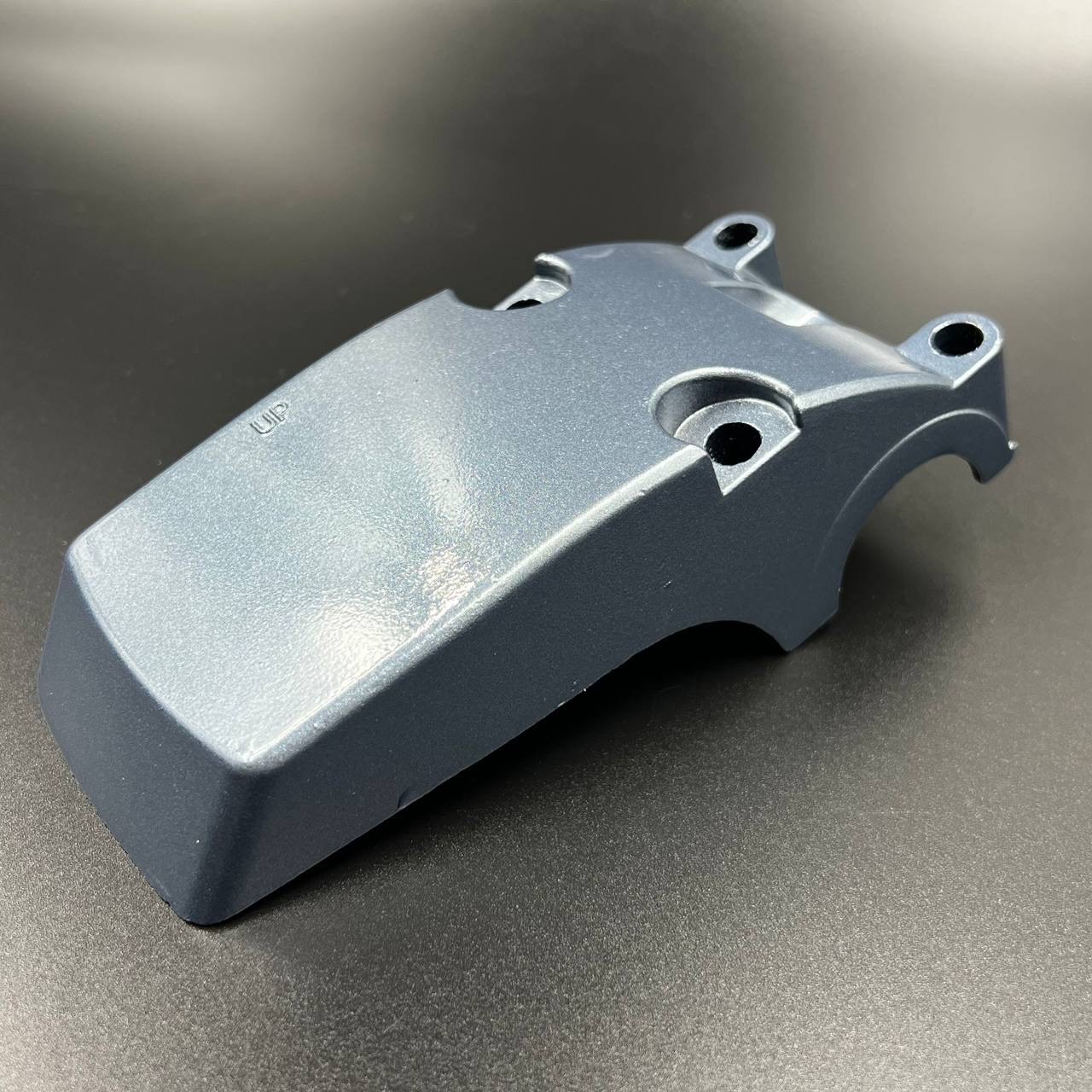 картинка Крышка боковой нижней подушки Yamaha 25-30 (YUELANG)(правая)
