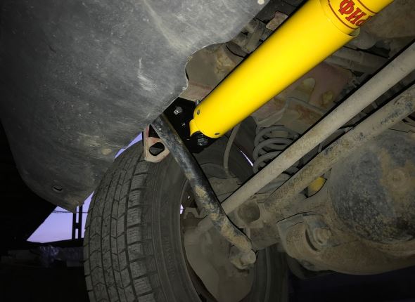 картинка Демпфер РИФ рулевой Suzuki Jimny 1998-2018 с креплениями РИФ