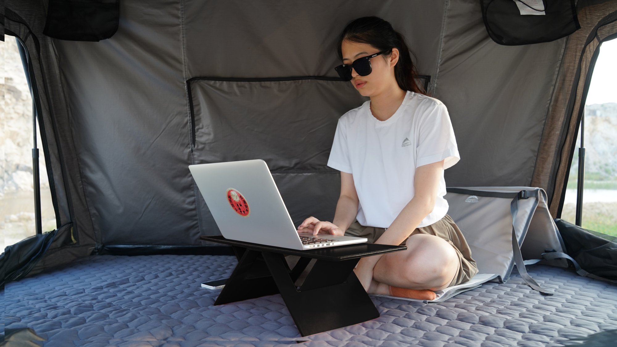 картинка Палатка на крышу автомобиля Wild Land Desert Cruiser 140