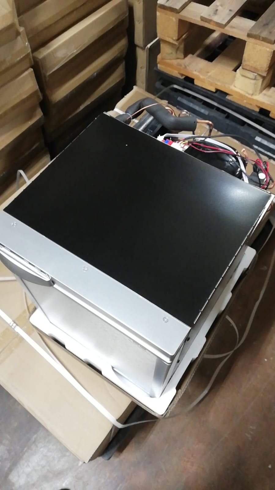 картинка Компрессорный автохолодильник MobileComfort MCR-50S серебристый