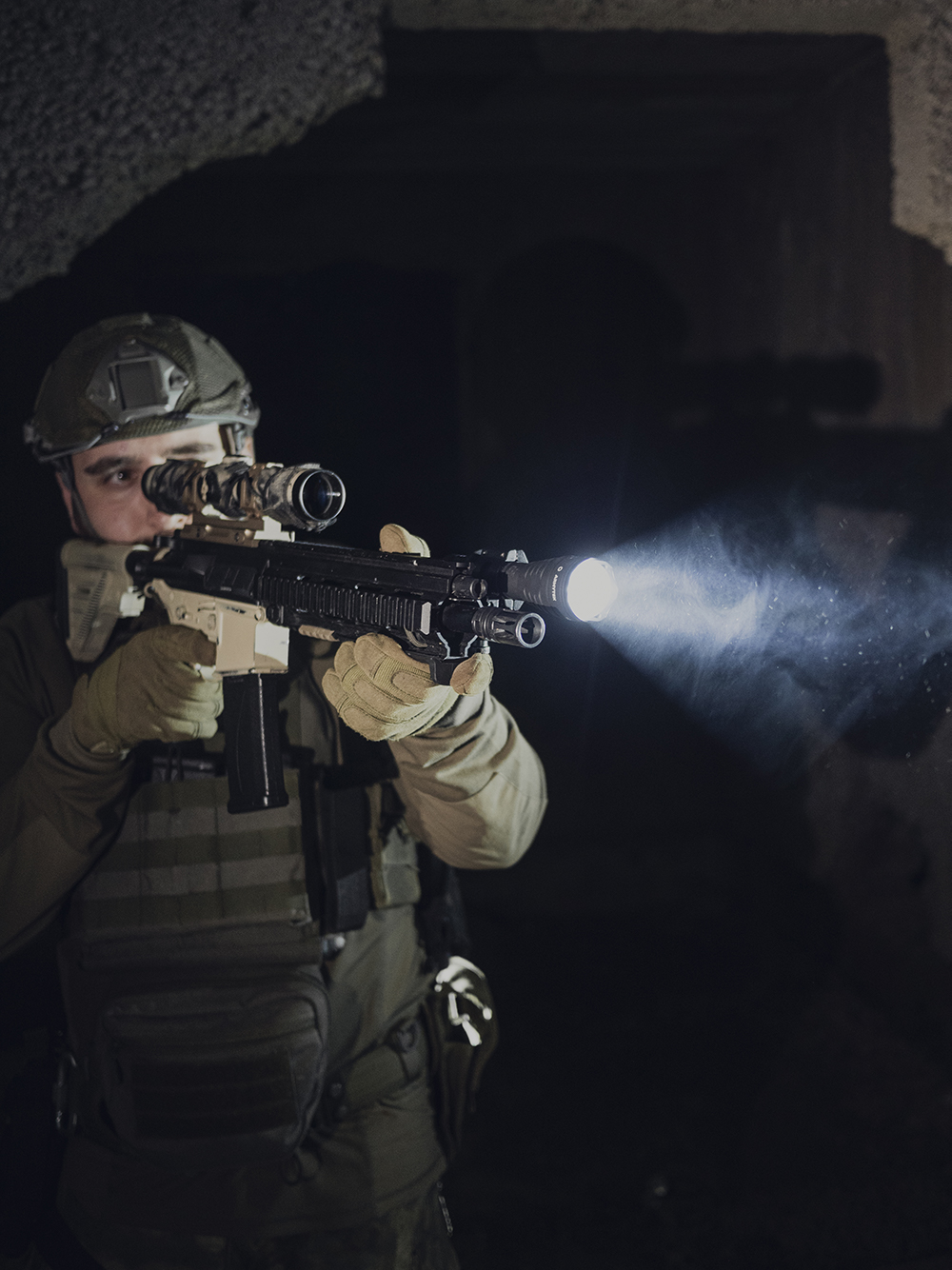 картинка Фонарь Armytek Predator Pro Magnet USB White