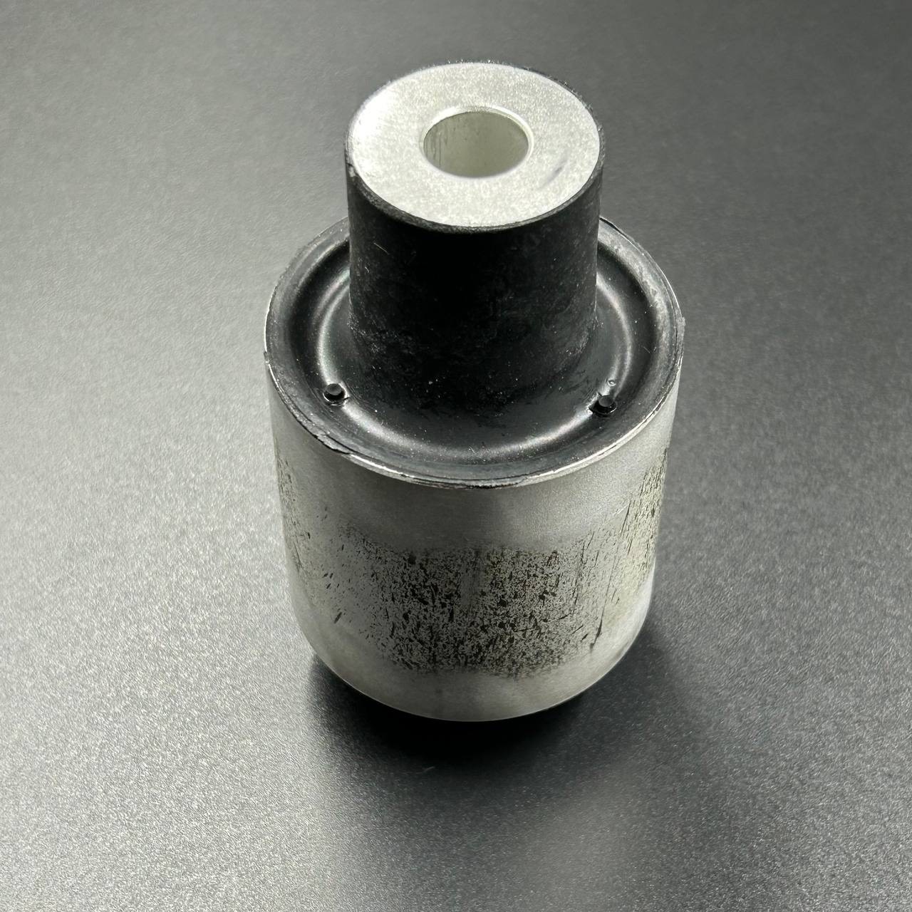 картинка Подушка крепления двигателя Yamaha F75-F100 (Yamaha)