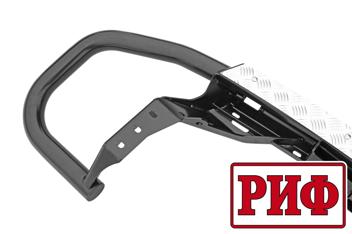 картинка Бампер задний РИФ силовой Toyota Fortuner 2015+ c квадратом под фаркоп