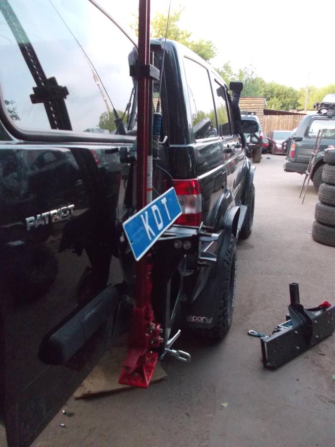 картинка Калитка крепления запасного колеса УАЗ Патриот