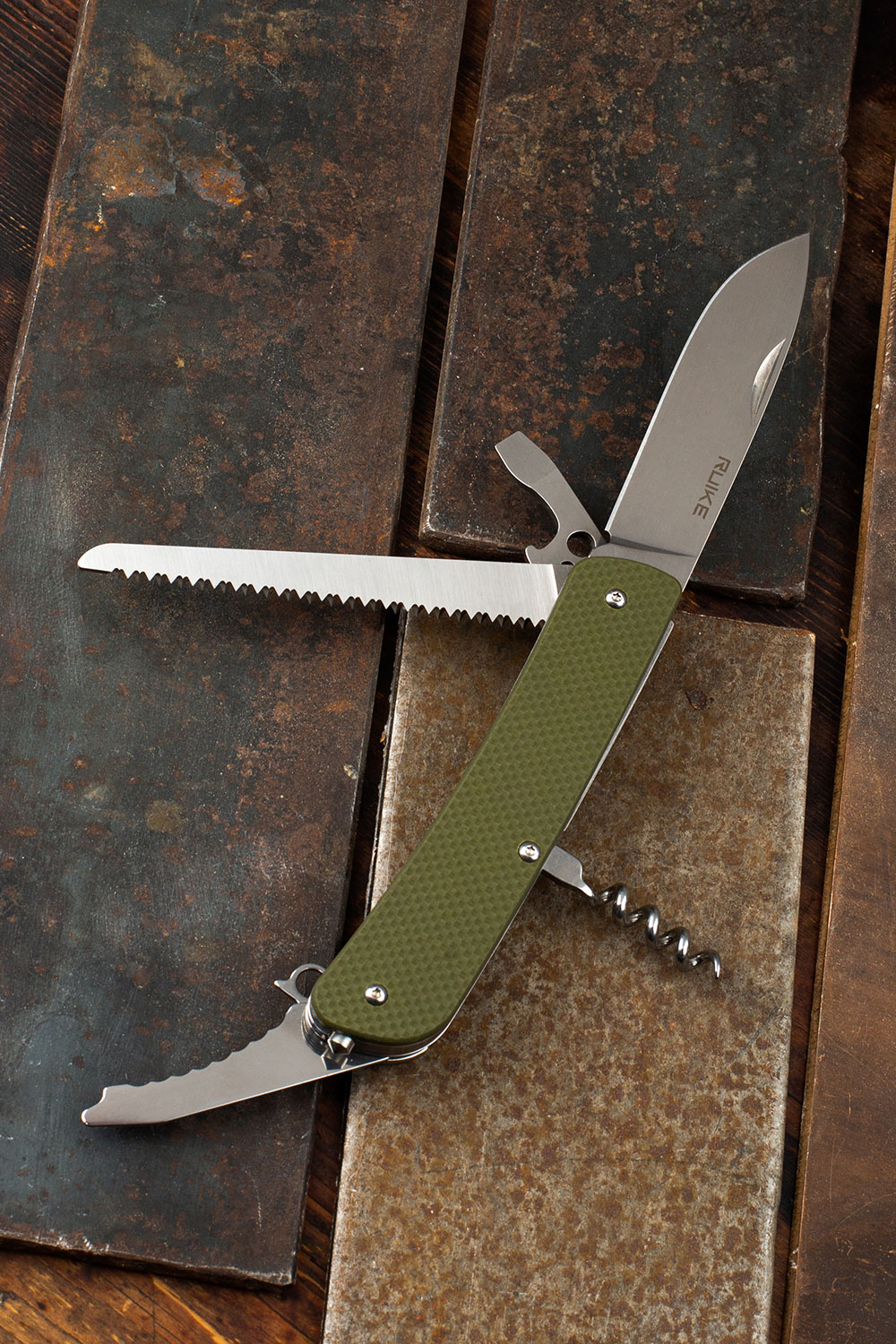 картинка Нож multi-functional Ruike L32-G зеленый