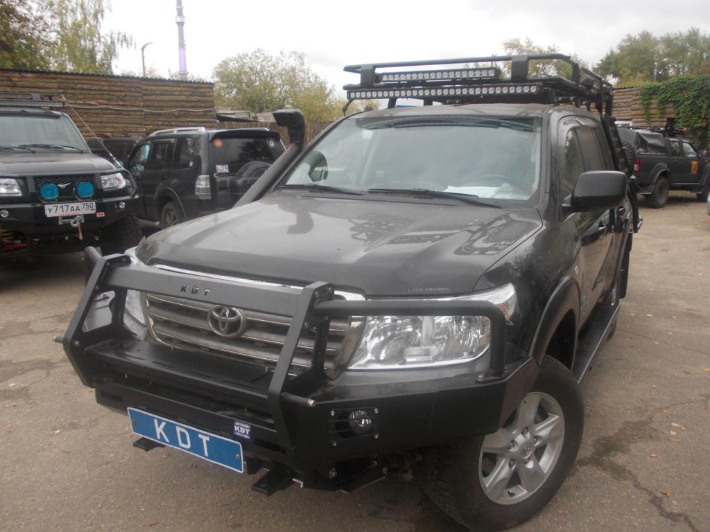 картинка Бампер передний KDT без кенгурина с местами под ПТФ Valeo 2шт дляToyota Land Cruiser 200