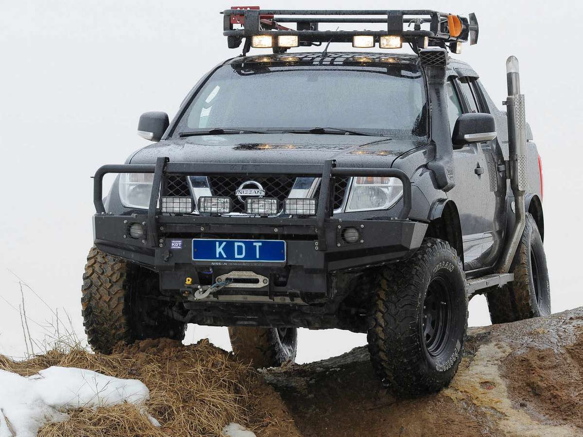 картинка Бампер передний KDT без кенгурина с местами под ПТФ 2шт Valeo для Nissan Navara/Pathfinder лифт 50