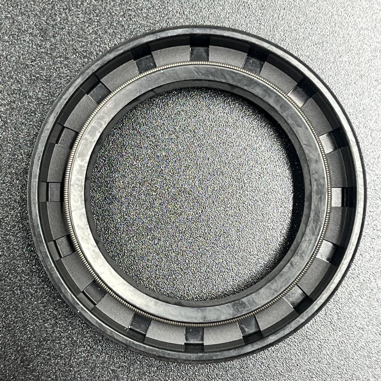 картинка Сальник коленвала Yamaha 115-225 (93102-35M13; 93101-35018) (35x52x8) (Kacawa)