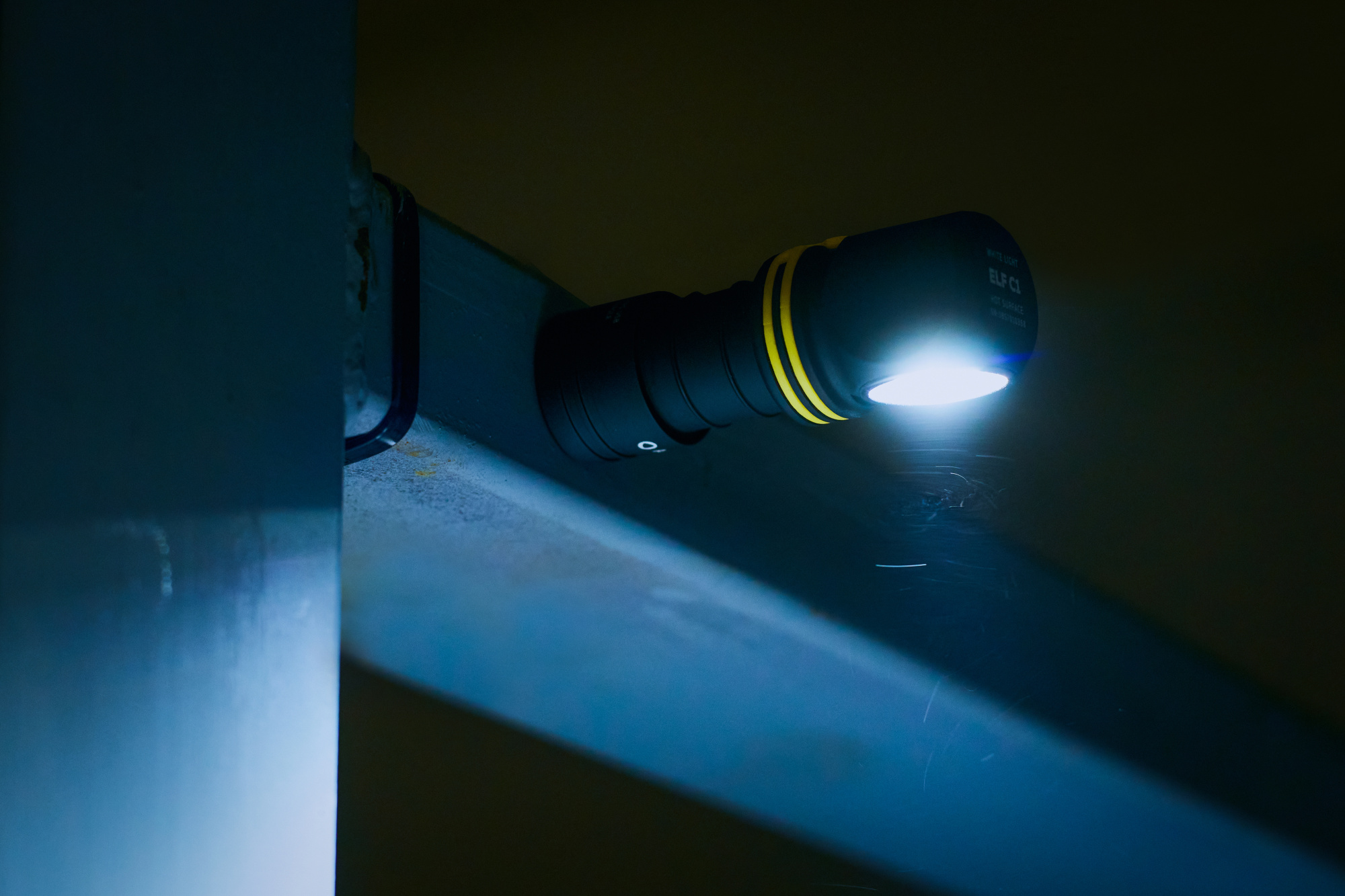 картинка Фонарь Armytek Elf C1 Micro-USB Белый