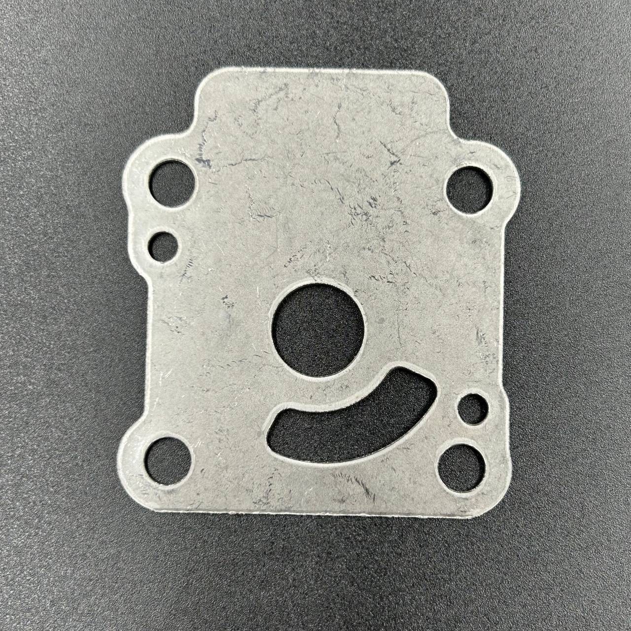 картинка Пластина помпы охлаждения Tohatsu 8-9.8, MFS8 (PREMARINE)