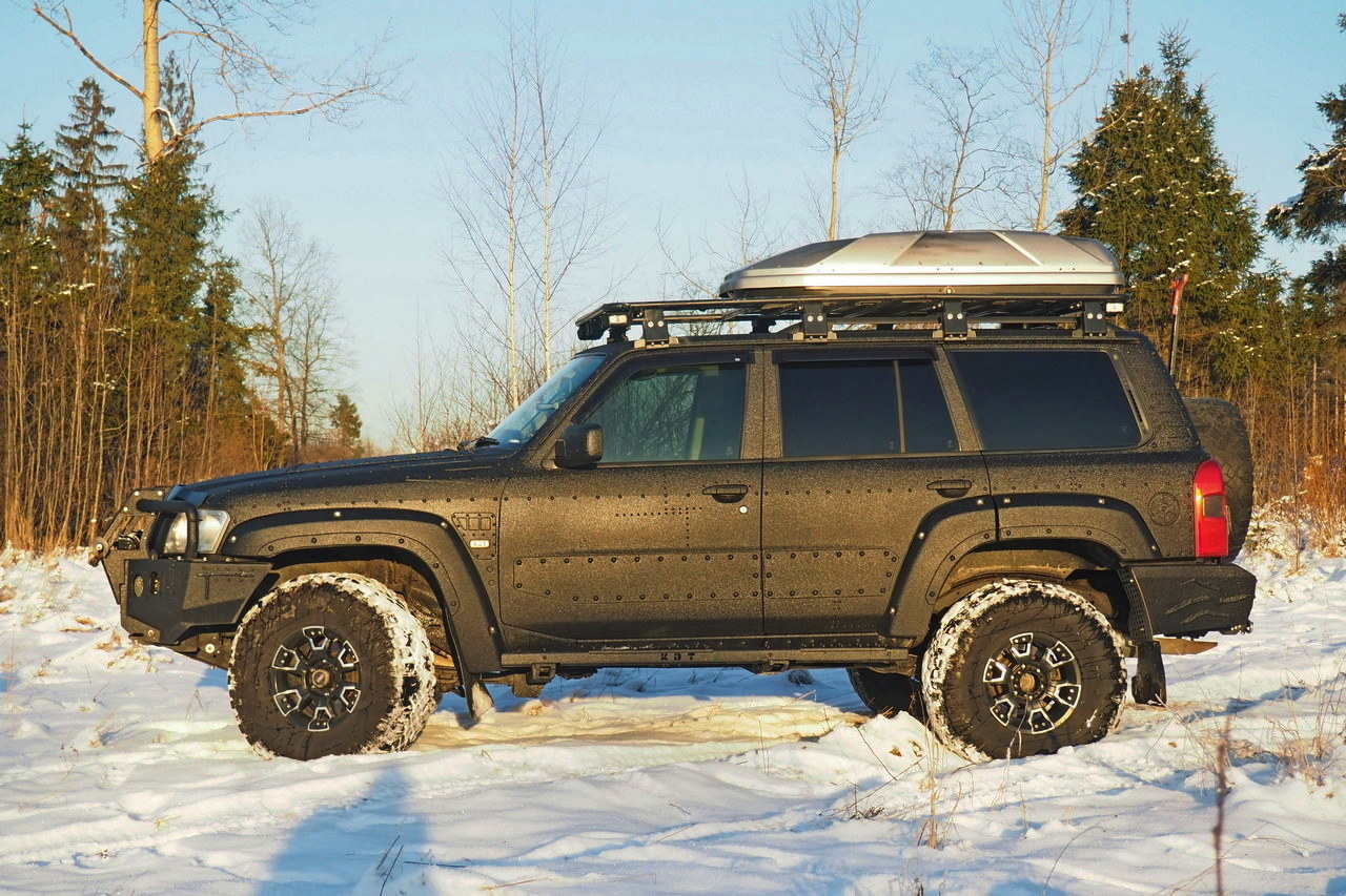 картинка Расширители колесных арок Nissan Patrol Y61