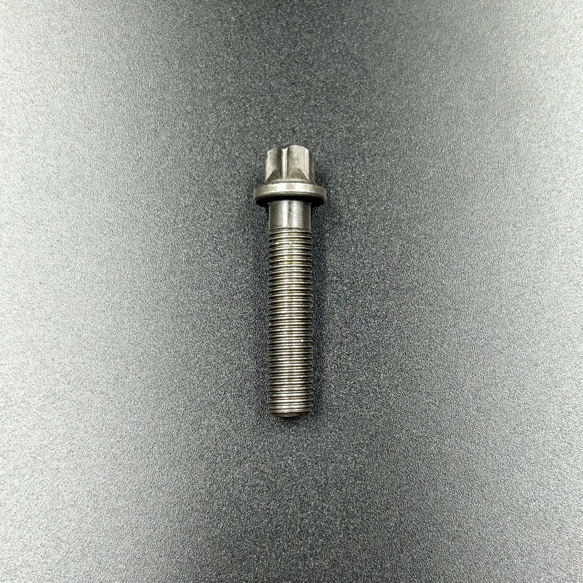 картинка Болт шатунный Yamaha F80-115 (Yamaha)