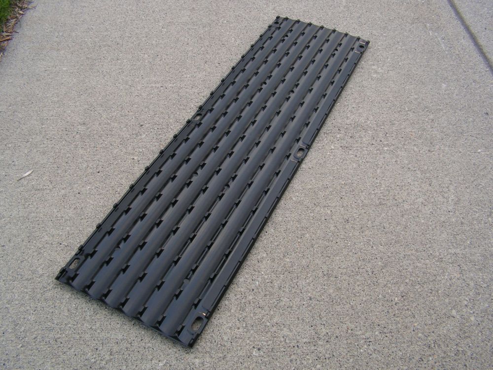 картинка Пластиковое нескользящее покрытие для прицепа 76х22 8шт