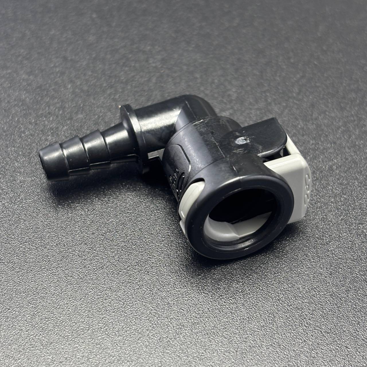 картинка Фитинг угловой пластиковый CONNECTOR (MERCURY) (22-861163) QS