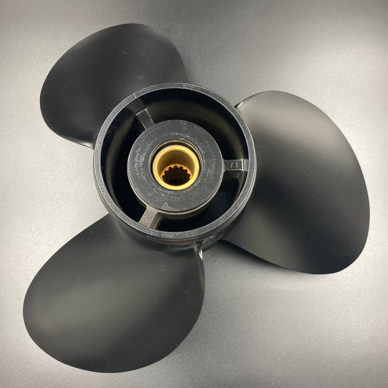 картинка Гребной винт Mercury 135-300 (3x15-1/2x17)