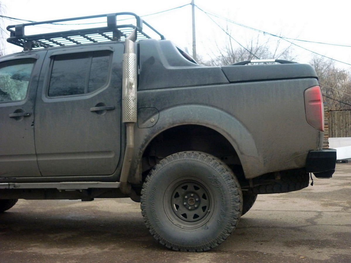 картинка Бампер задний KDT для Nissan Navara "Спорт"