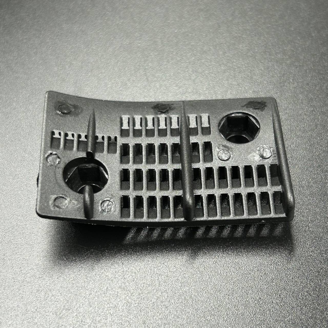 картинка Решетка водозабора редуктора Yamaha 20-30 (Правая) (YUELANG)