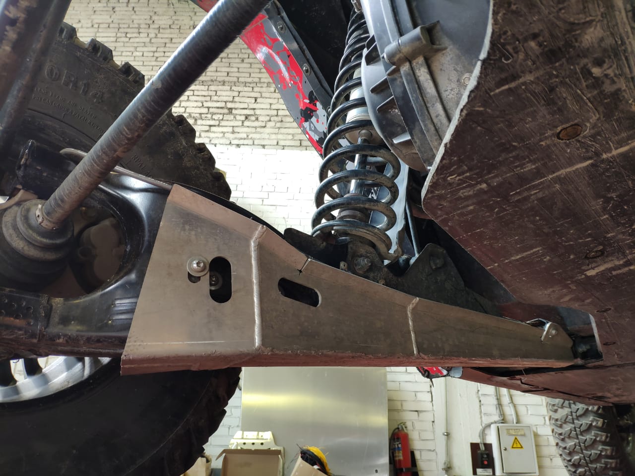 картинка Защита задних рычагов для Can-Am BRP Maverick X3